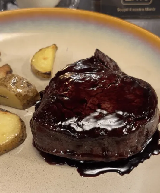 A steakhouse after getting tired of T-bone + a street-side bar