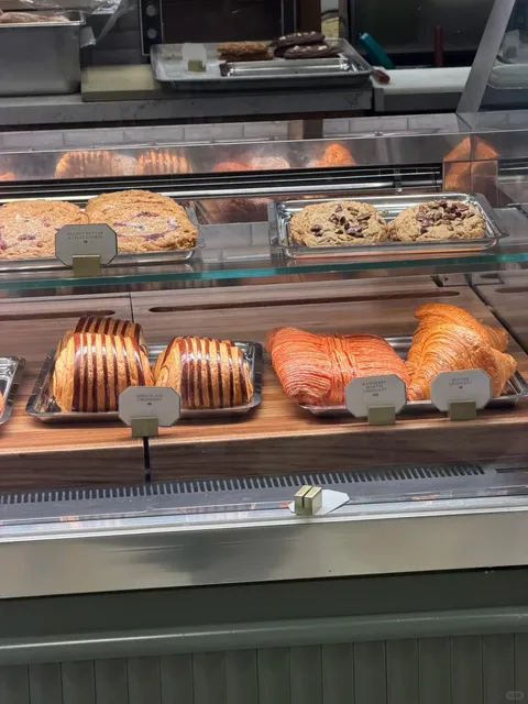 Just Had the Best Ice Cream of My Life in Vegas ♠️🫐🍦