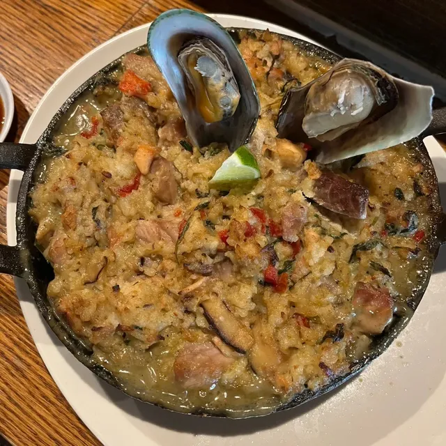 🌟 Umai Umai – A Japanese Spot in Philly with… Thai-Style Paella? 