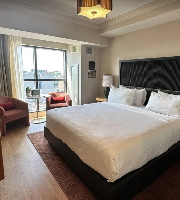 A Beautiful Hotel in Nashville's West End!