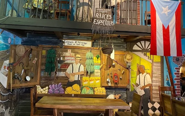 Outdoor Dining in San Juan