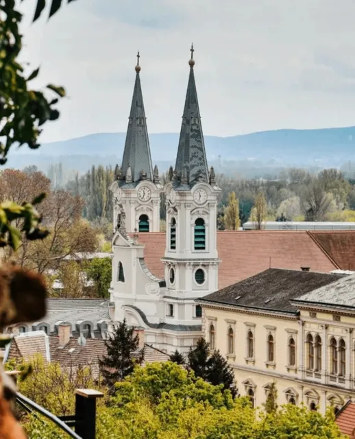 Experiencing Royal Elegance in an Ancient Town