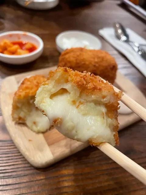 ATL Korean Cheese Overload | Poetree Cafe Review 🧀🍚