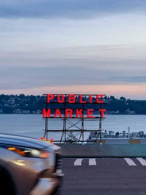 Seattle Citywalk Guide: A Rainy-Day Romance 🌧️❤️