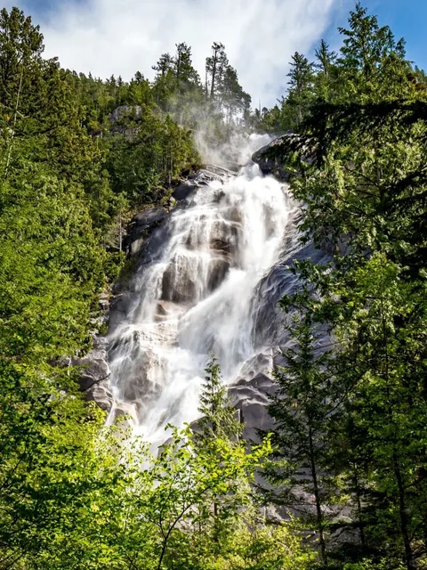Shannon Falls: The Most Accessible Waterfall Near Vancouver! 🌊
