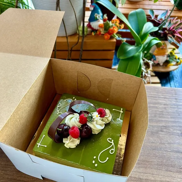 Seattle | Birthday Cakes at Mitten Sweets and Coffee