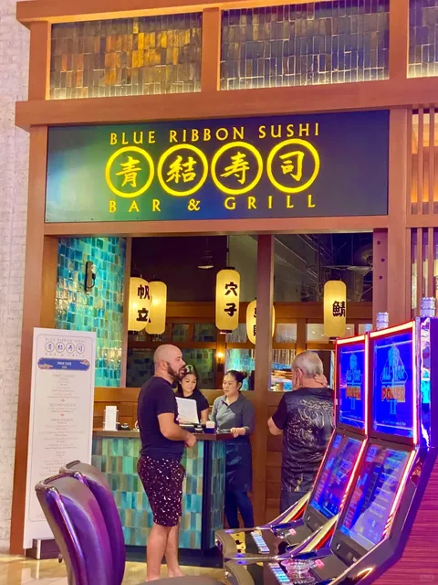 Las Vegas Japanese Food 🍣 Happy Hour $34 Sashimi Platter!