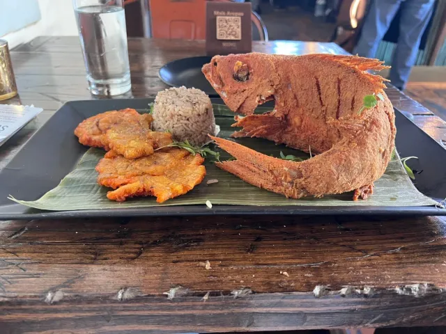 An Amazing Lunch! Incredible Menu & Food 🌮🍤✨