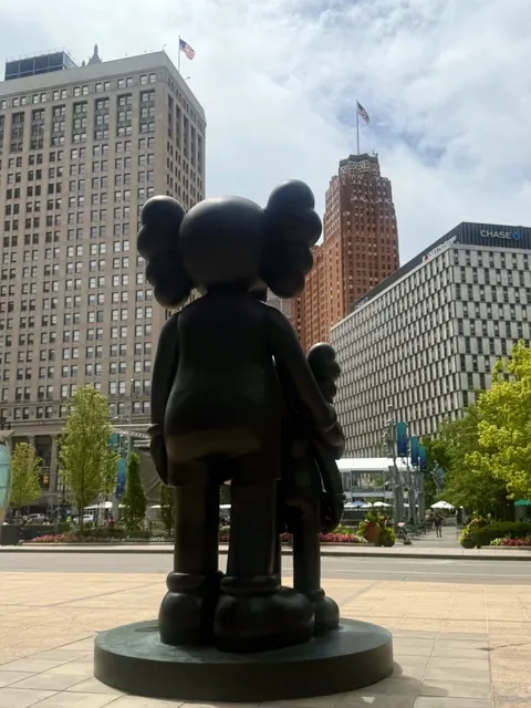 🇺🇸 Detroit: A City of Echoes & Hidden Gems