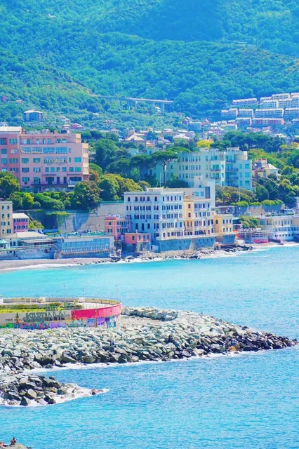 Boccadasse: Genoa’s Colorful Seaside Surprise 🇮🇹