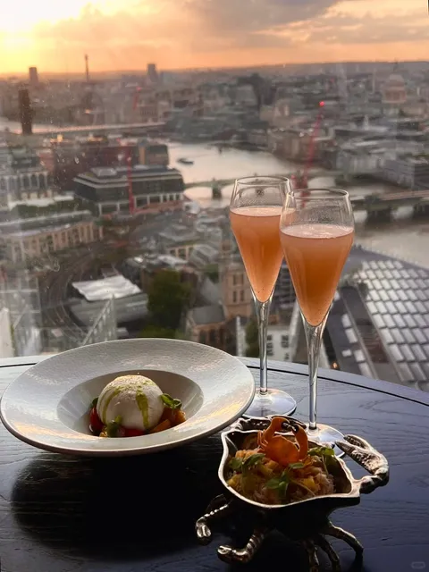 🇬🇧 ​​Aqua Shard: London's Golden Hour Love Affair!​​ 🌆✨