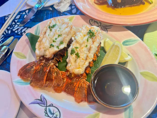 Hawaii has its own internet-famous restaurant - Mama’s Fish House