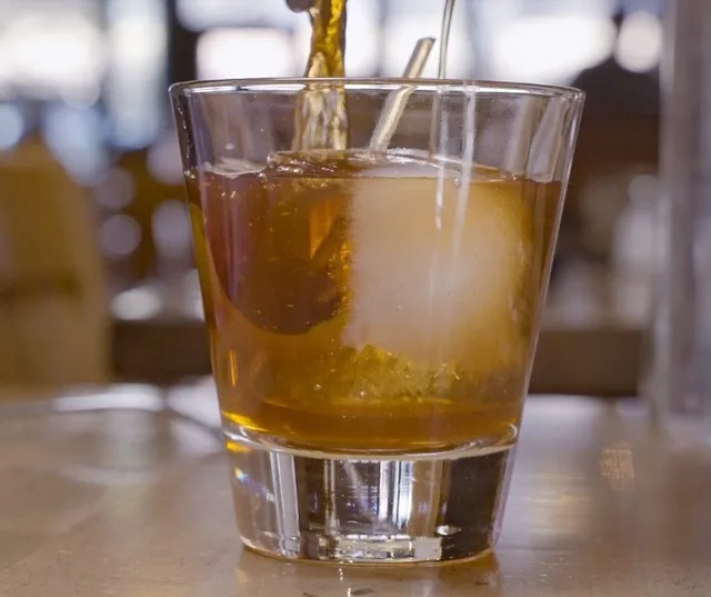 A Four-Season Table in the Mountain Town