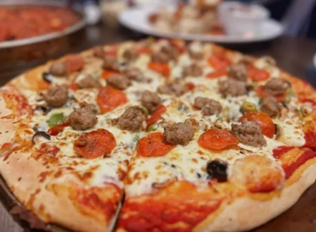 🍕 Green Mill Minneapolis | A Classic Midwest Pizza