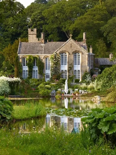 🇬🇧 Discover Durham's Hidden Medieval Gem: Crook Hall Gardens! 🏰🌹