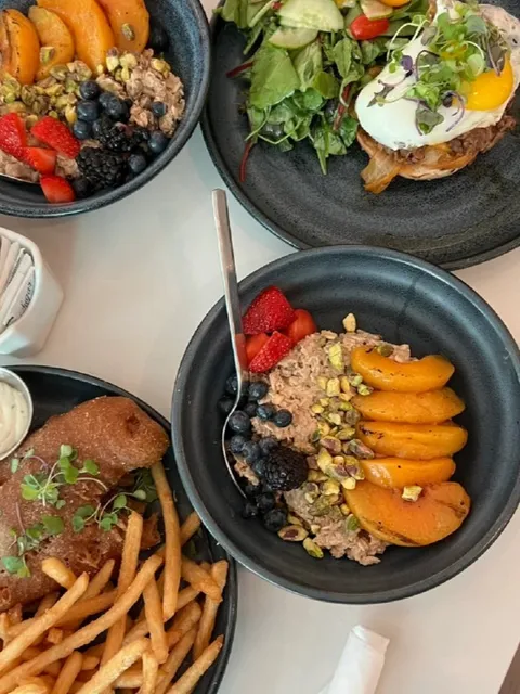  My ABSOLUTE FAVORITE Restaurant in Savannah! 🎀🧸