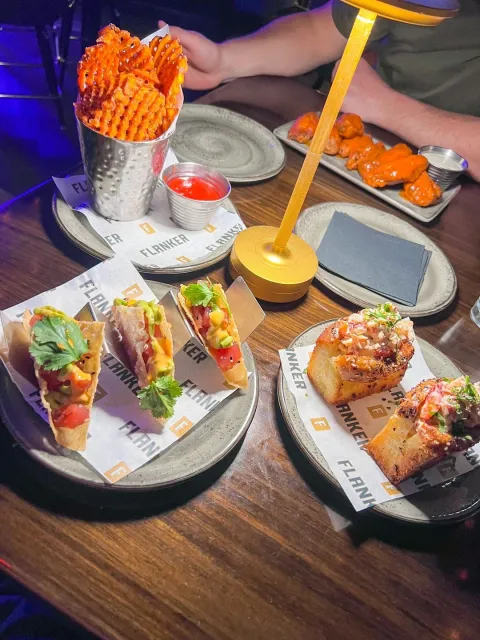 Excellent Drinks and Delicious Sides! 🍹🍟