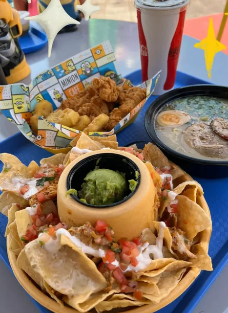 Minion Cafe in Universal Studios Hollywood 🍌