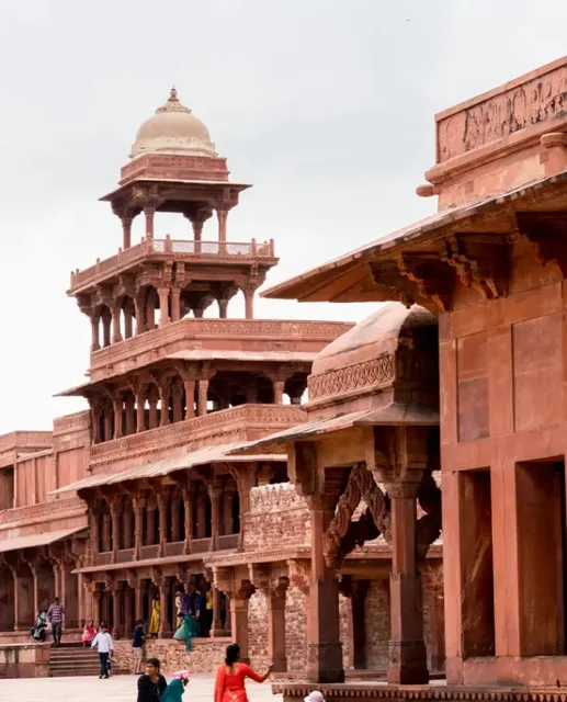 The Enigmatic Fort of Fatehpur Sikri 🏰✨