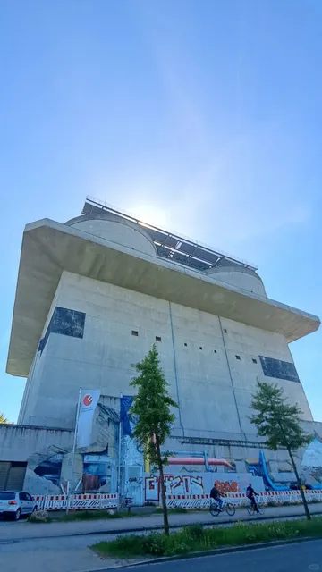 🇩🇪 Hamburg's Sky-High Café with 360° Views! ☕🌆