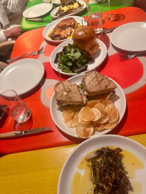 A Delicious Bite in Soho 🎨🍽️