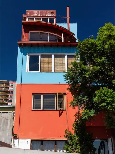 Valparaíso: Chile's "Valley of Paradise" & Its Wine Secrets 🍷✨