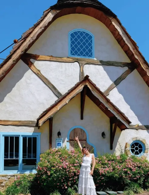 Great Places Around Dallas | Fairy Tale Café + Amazing Italian Pizza