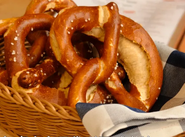 ​​Augustiner Alter Wirt | Munich’s 100-Year-Old Hidden Gem​​ 🍺🥨