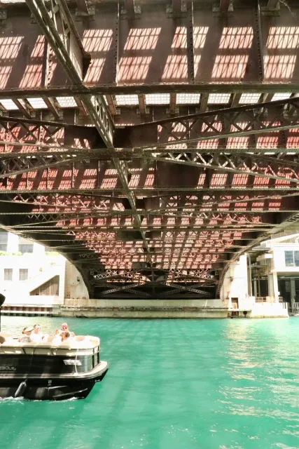 🌉 Prime Location with Breathtaking Views! 🌊✨