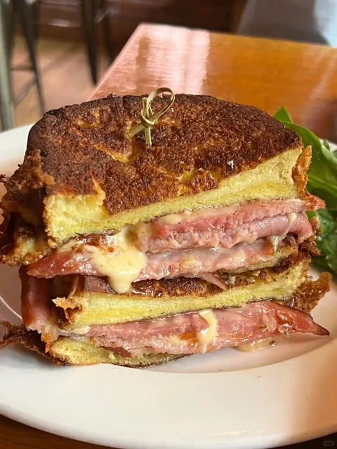 🇨🇦 Gastown Gem | The Sandwich of My Dreams at Twisted Fork! 🥪💘