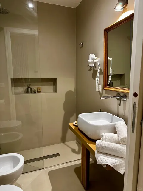 🇮🇹 Bari Solo Trip: The Perfect B&B Find!