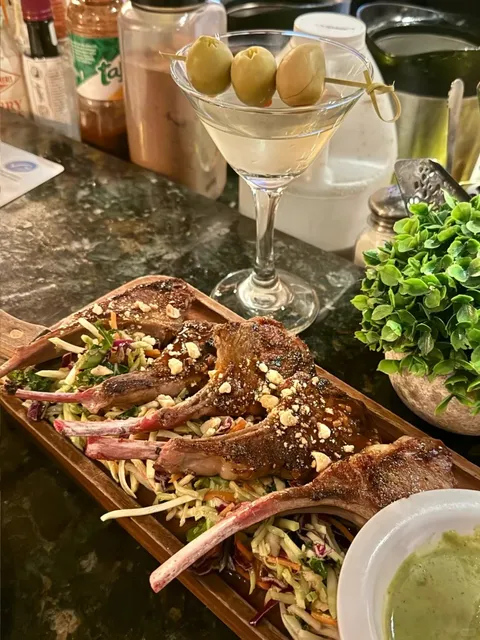 A successful blind boxer American restaurant in Sedona🍖!