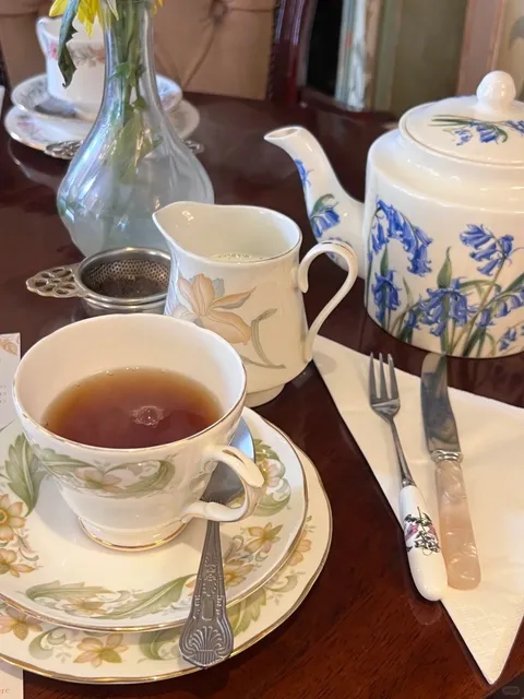 🇬🇧 London｜This Quaint Vintage Tea Room Healed My Entire Afternoon！🫖