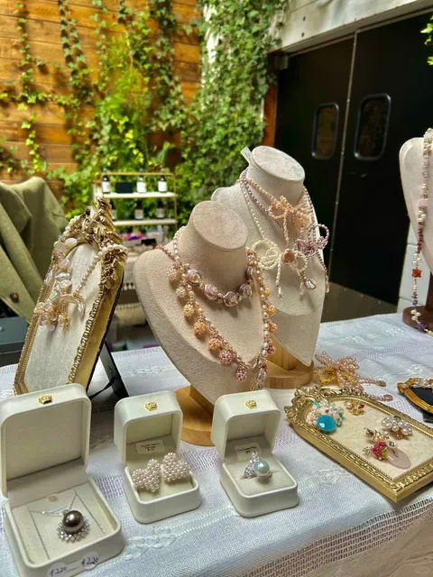 🛍️🎨 Milwaukee Makers Market ― A Handcrafted Wonderland!