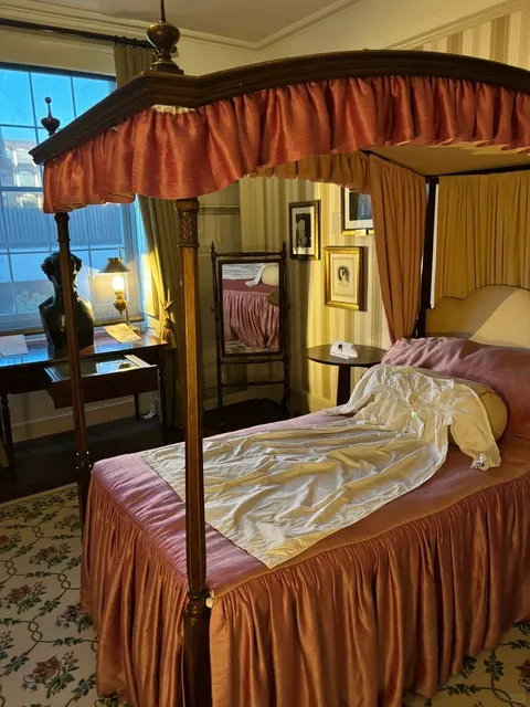 🇬🇧 Visit the Homes of Britain's Literary Legends! ✍️🏛️