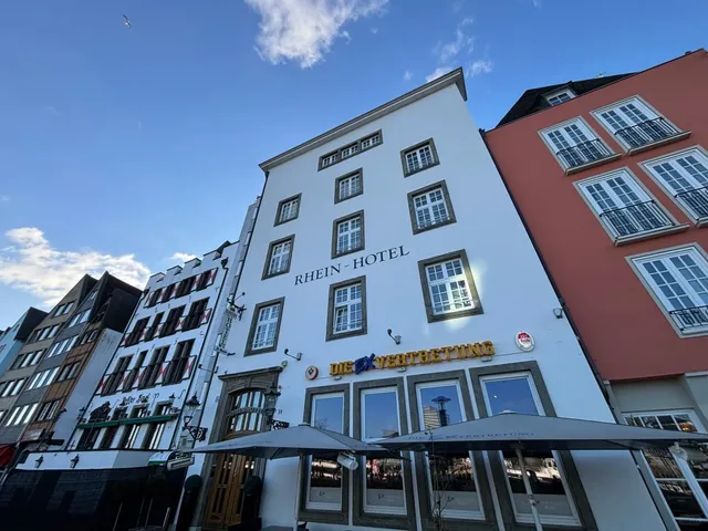 Sunny old town of Cologne! ☀️