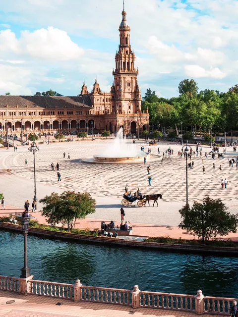 If you want to experience the real Spain, come to Seville! 🇪🇸