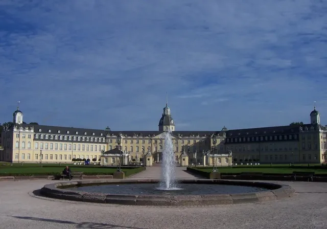 Travelogue: Karlsruhe Palace - The Heart of a Fan-Shaped City 🇩🇪🏰