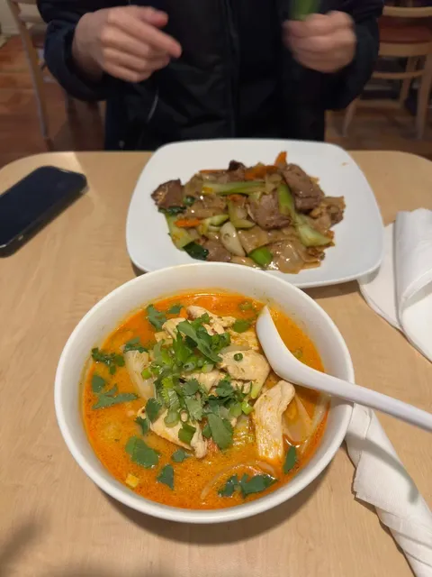 Madison Thai Food Favorites 🥭
