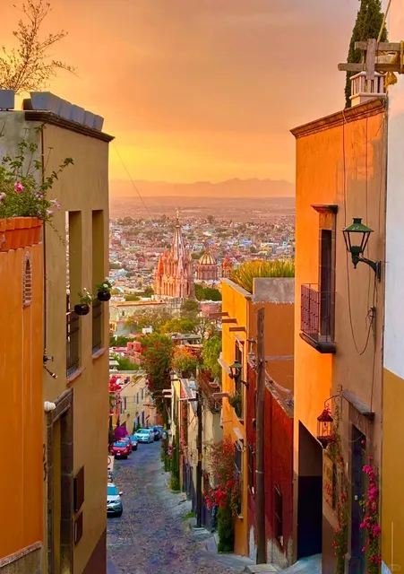 San Miguel de Allende : City of Twilight