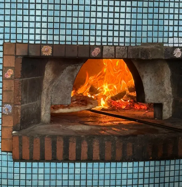 Eat Here in Rome! Lobster Pasta & Pizza Are Amazing!