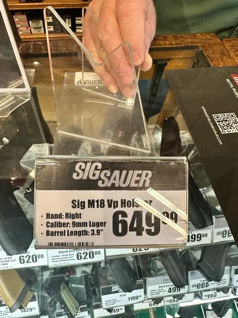 🇺🇸 Buying Guns in Orlando Is Like Grocery Shopping? 