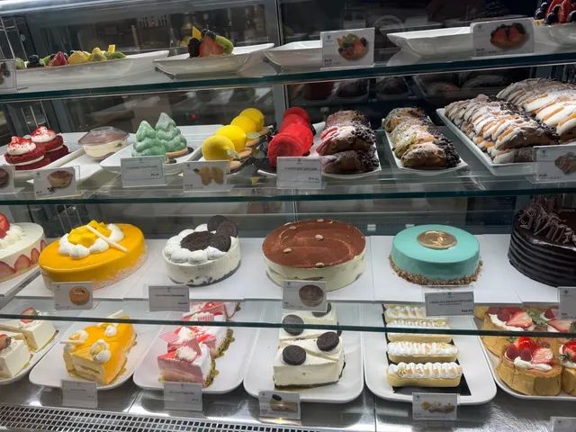 New York Instagrammable Spot Flop: Angelina Bakery 🚨