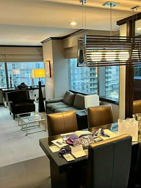 Don't Stay Anywhere Else in Vegas! You'll Seriously Miss Out... 😱💫