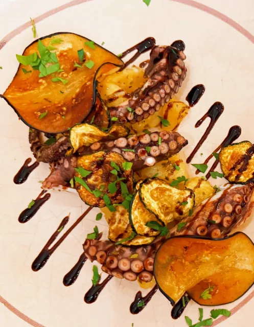 Sicily’s Quirkiest Dining Spot: "That’s a Moto" Moor’s Head Restaurant