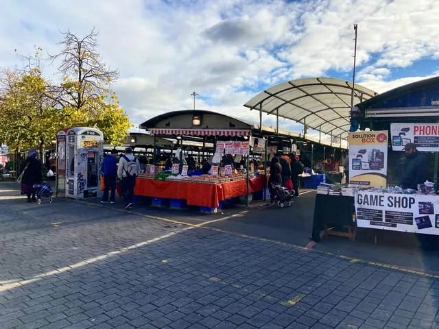 🇬🇧 Birmingham Day Trip: Manchester’s Neighbor with Peaky Vibes! 🚂✨