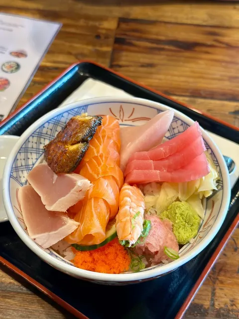 Must-Try Japanese Donburi Bowls! 🍱✨  