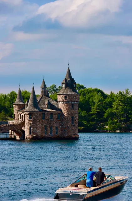 Kingston & 1000 Islands: A Fairytale Day Trip from Toronto