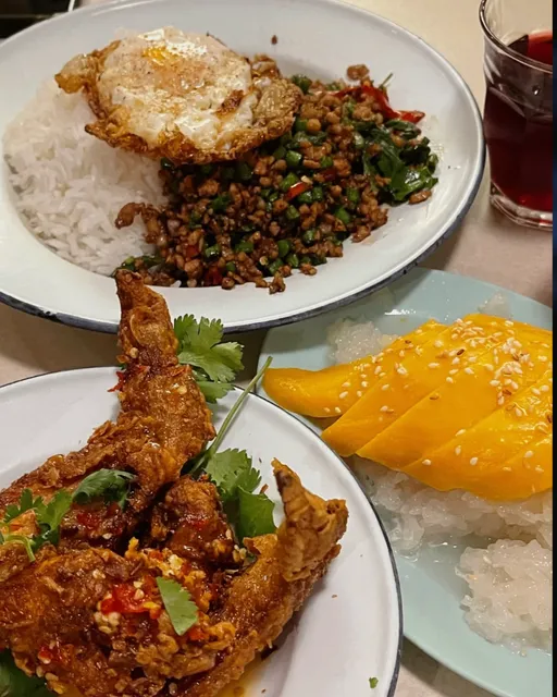 🌶️ Montreal's Best Thai Food | Epicerie Pumpui - Bangkok Street Food 