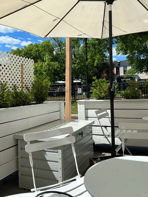 Baltimore Pastry Shop 🍞 Cafe Dear Leon